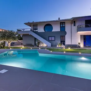In Con Piscina Esclusiva Avola